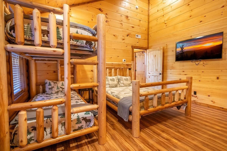 Room 3, Three Little Bears 2, Sevier