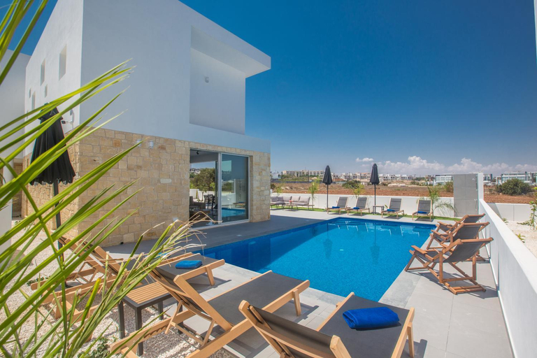 Sport & Beauty 3, Vie Bleu Villas