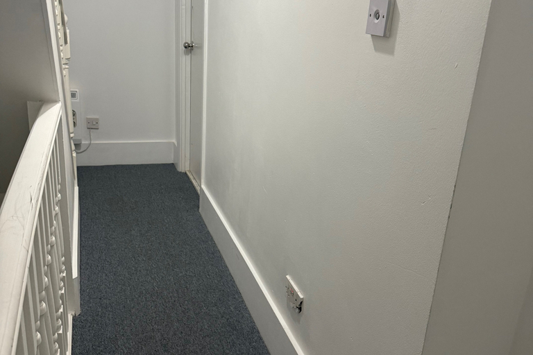 Interior 2, Studio Sleeps 2 With Air Conditioning, London