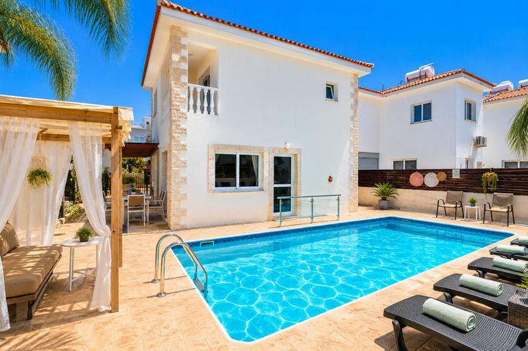 Sport & Beauty 2, Argiro Bright Villa