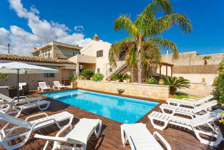 Others 3, Villa Aziz, Ragusa