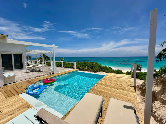 Sport & Beauty, Eleuthera Retreat - Private Villa & Cottages on pink sand beachfront
