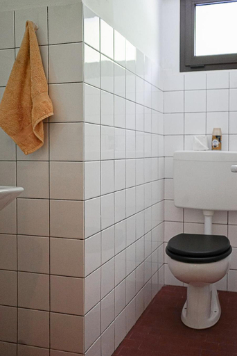 Bathroom 5, Ristorante Locanda Zott in Valle Onsernone, Locarno