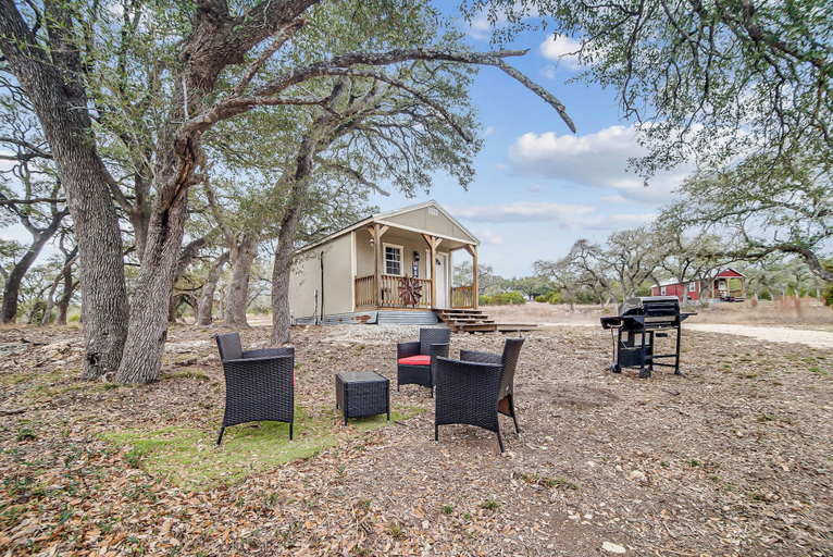 BBQ/picnic area 3, Hill Country Cabin 2, Comal