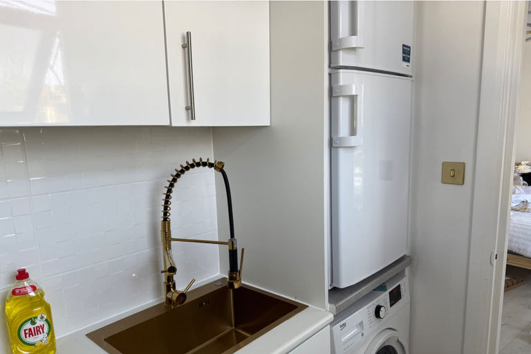 Interior 3, Studio Sleeps 2 With Air Conditioning, London