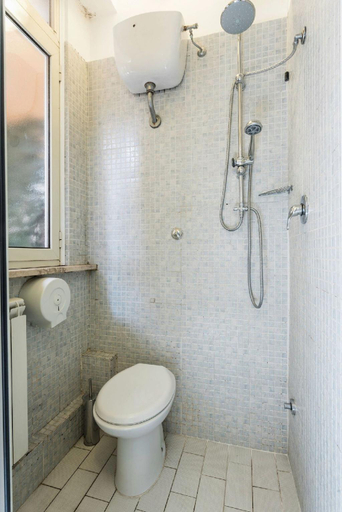 Bathroom 5, A Roma San Pietro Best Bed, Rome