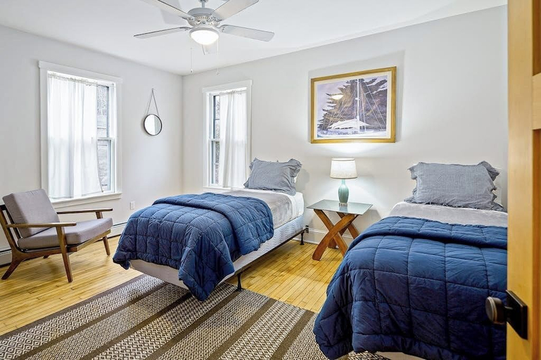 Room 5, Harborwalk, Knox