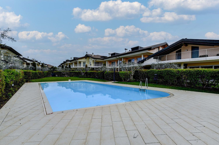 Sport & Beauty 2, MGH - Caesar Sirmione Luxury Apartments, Brescia
