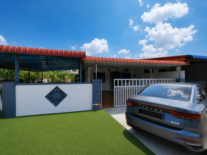 Exterior & Views
