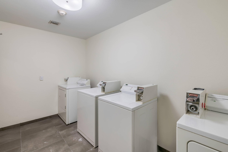 Bathroom 4, Sleep Inn Clovis, Curry