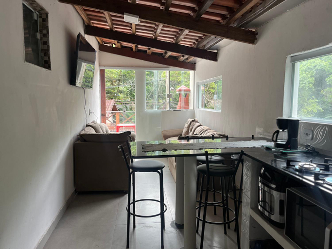 Others 3, Casa na mata, São Sebastião
