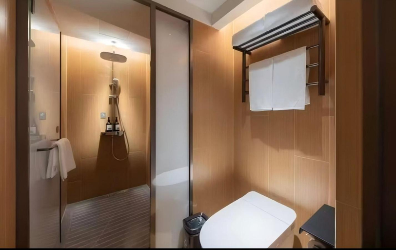 Bathroom 4, Ji Hotel (Beijing Panjiayuan), Beijing