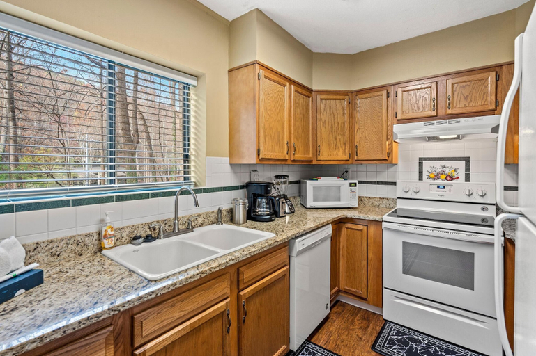 Private kitchen 5, Mountain Charm 2, Sevier