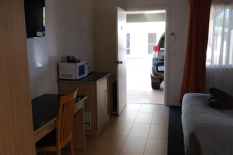 Others 3, Cobar Central Motor Inn, Cobar
