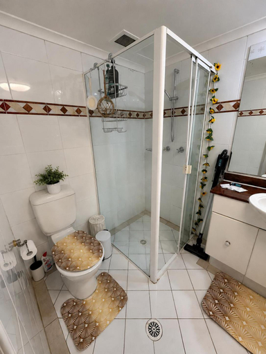 Bathroom 3, Embrace city conveniences, kitchenette, king bed, self check in, Sydney