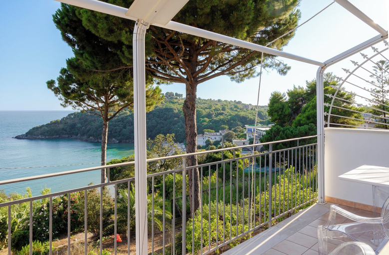View from room, Lilium Gaeta Apartment by Mamo Florence, Latina