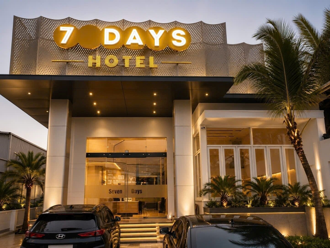 Front of property 1, Sevendays Hotel, Đức Hòa