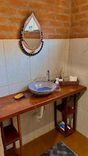 Bathroom 3, Oficina da Passagem, São Bento do Sapucaí