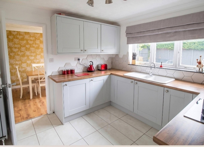 Others 5, 3 Bed Detached - 3 Bathrooms - Parking - Quiet, Doncaster