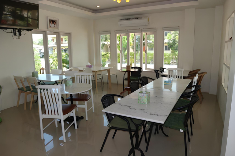 Food & Drinks 5, Green Apple Villa, Sattahip