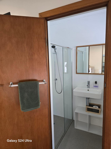 Bathroom 4, Tuhearts Family Stay, Busselton