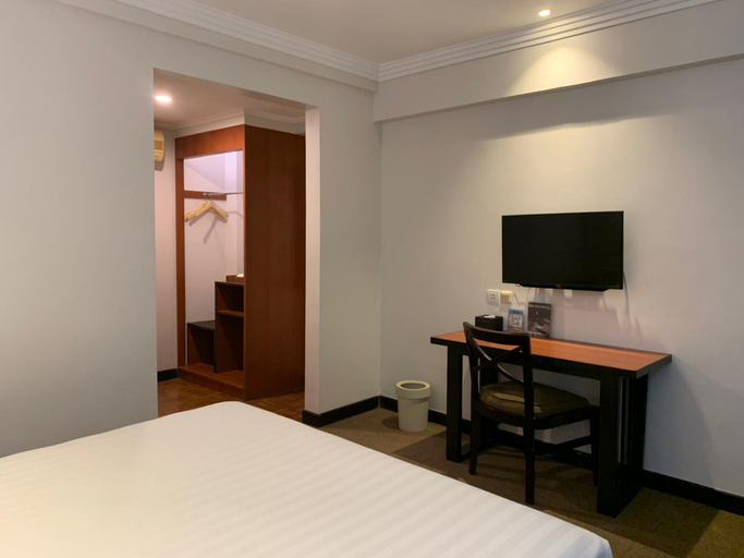bedroom 5