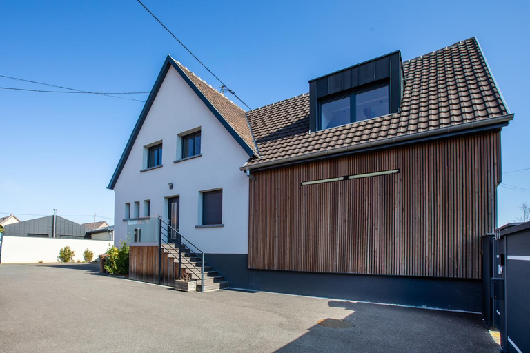 Exterior & Views