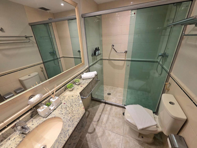 Bathroom 2, Super Comfort Flats lll - WTC - com Estacionamento, São Paulo