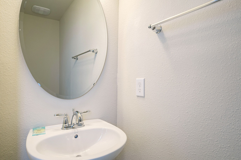 Bathroom 2, 3769-Pacific, Polk