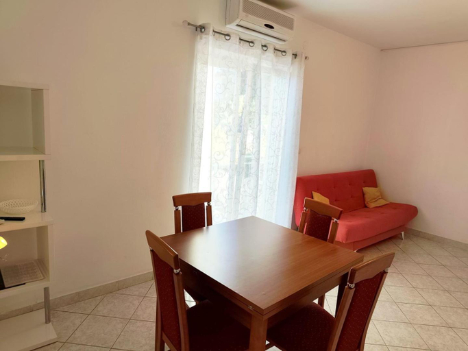 Others 5, Apartment Mila, Primošten