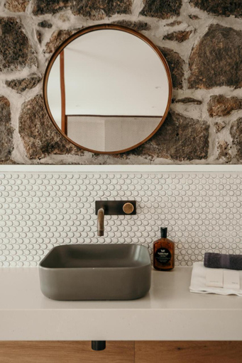 Bathroom 3, The Oak & Anchor Hotel, Moyne - South