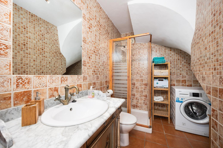 Facilities 4, Villa Los Naranjos, Málaga