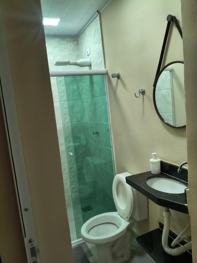 Bathroom 2, Linda casa Edicula "fundos do terreno" com piscina, Itanhaém