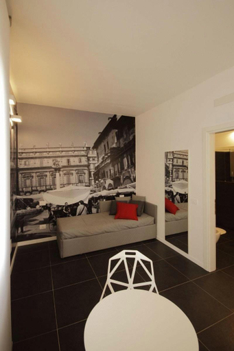 Others 4, DiMoras house Verona, Verona