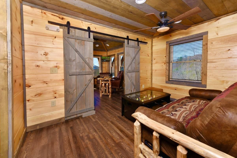 Living area 2, Summit Castle, Sevier