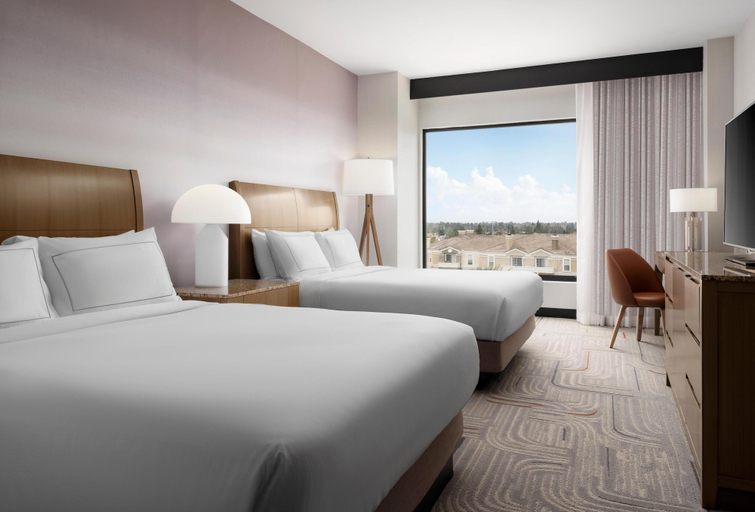 Bedroom 3, Hotel Zessa Orange County Airport, a DoubleTree by Hilton, Orange