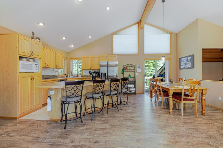Private kitchen 2, 11 Wallowa 3 Bedroom Home, Deschutes
