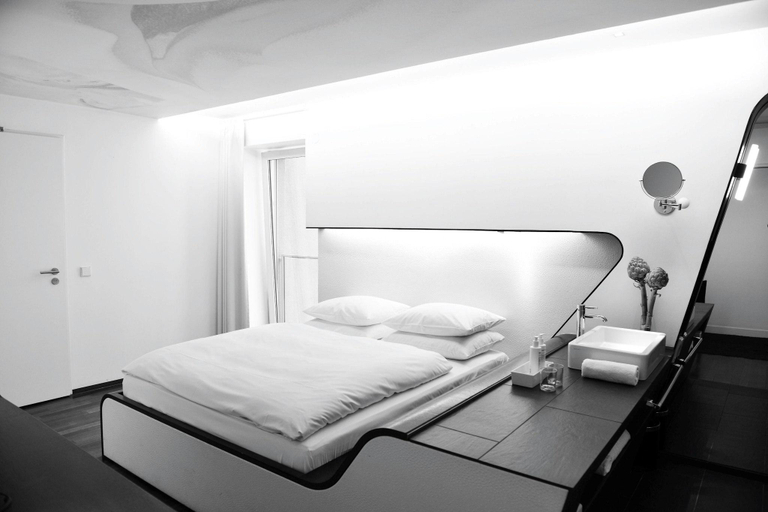 Bedroom 2, Hotel Q! Berlin, Berlin