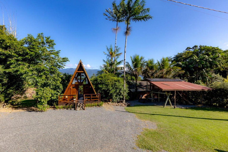 Exterior view 4, Chale confortavel com pisc,WiFi, garagem e jacuzzi, Joinvile