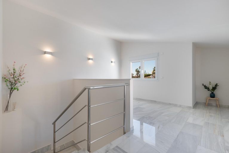 Others 3, Luxurious And Modern Family Home, Málaga