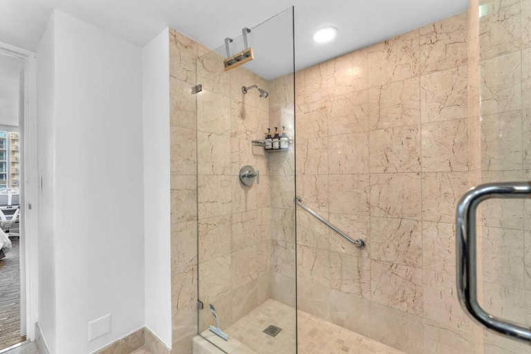 Bathroom 3, Eternal Sunrise, Broward