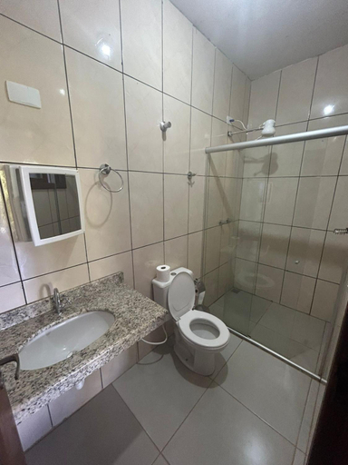 Bathroom, Sobrado Flor de Maio, Serro