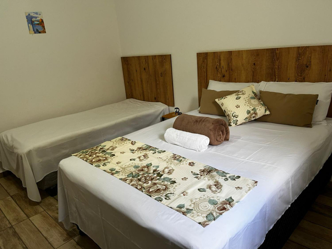 Bedroom 2, POUSADA PE NA TERRA EM GUARAREMA, Guaratinguetá