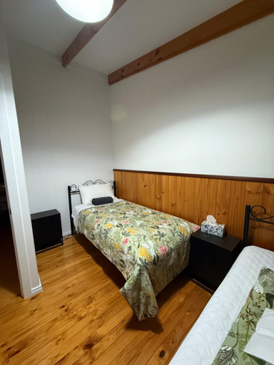 Bedroom 2, Balingup TimberTop Cottages, Donnybrook-Balingup