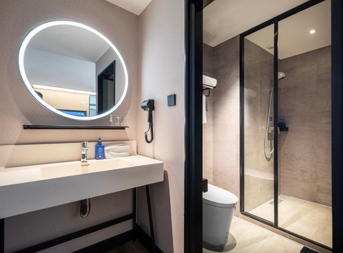 Bathroom 3, Hanting Hotel Wuhan Hongshan Square Metro Station, Wuhan