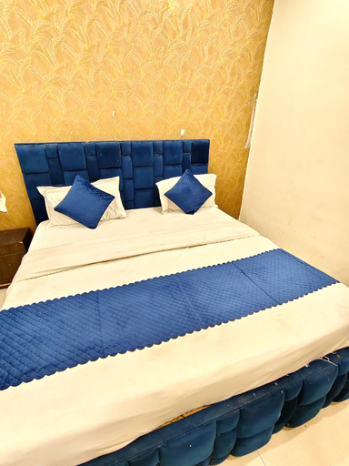 Bedroom 2, Green Snapper Hotel, Delhi