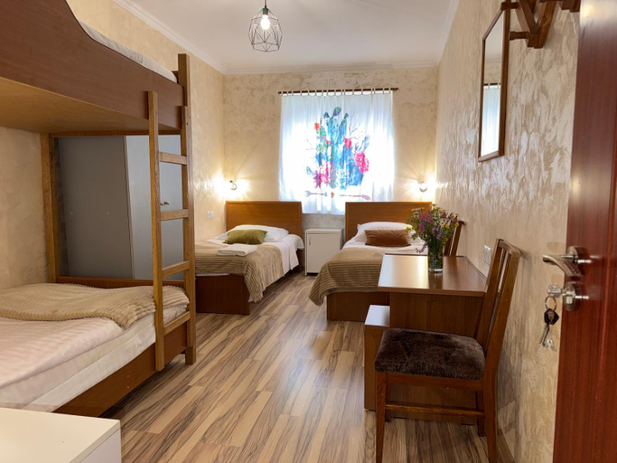 Bedroom 2, Aregak B&B and Tours
