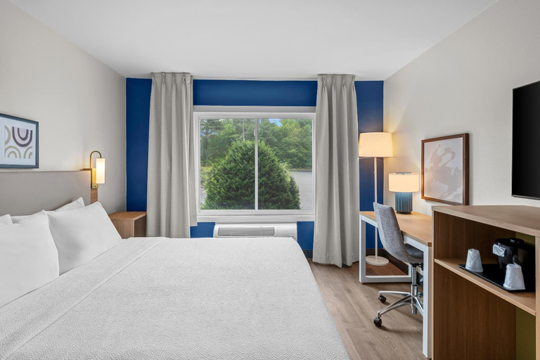 Bedroom 3, Comfort Inn Brunswick, Cumberland