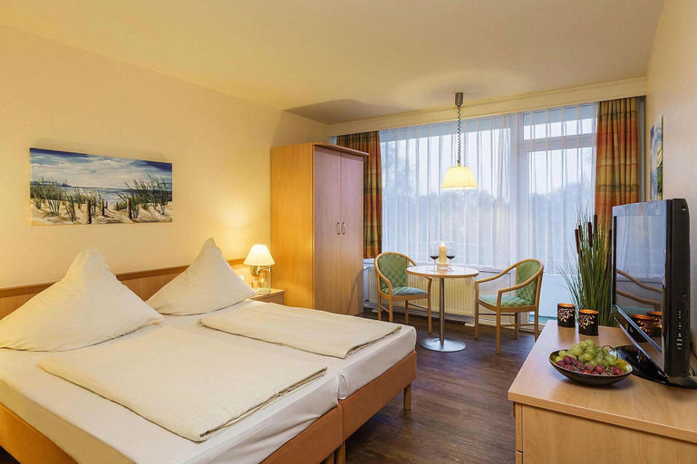 Bedroom 2, Appartements im Freizeitpark Weissenhaeuser Strand, Ostholstein