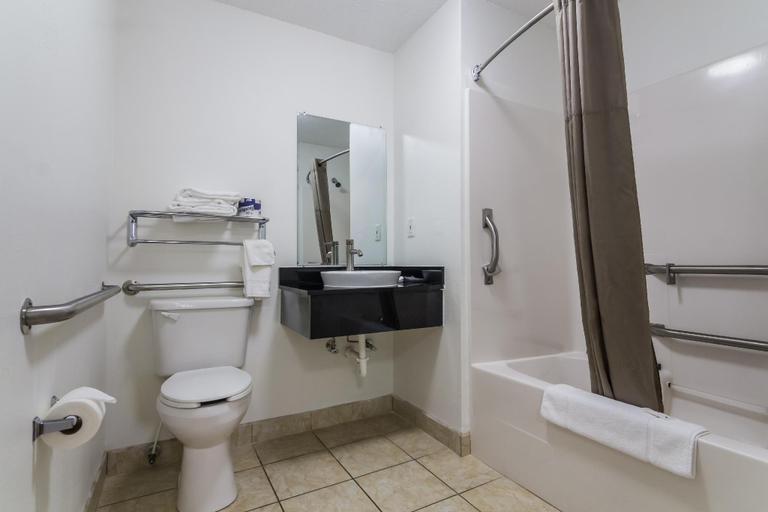 Bathroom 4, Motel 6 Gulf Shores, AL, Baldwin